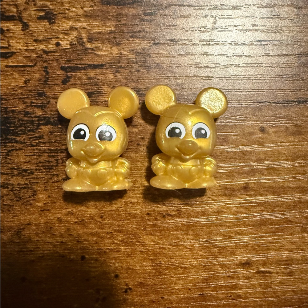 Disney Squishalot - Golden Mickey